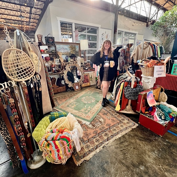 Meet your Posher, Liz - Picture 4 of 8